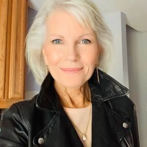 Meet your Posher, Deborah